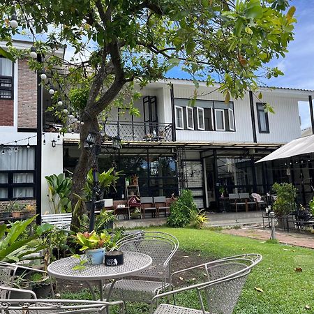 Sherloft Home & Hostel Chiang Mai Luaran gambar