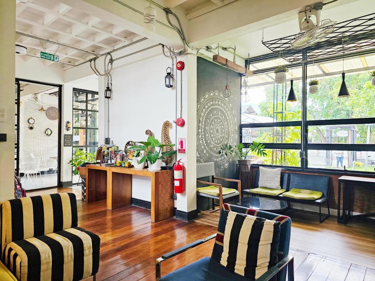 Sherloft Home & Hostel Chiang Mai Luaran gambar