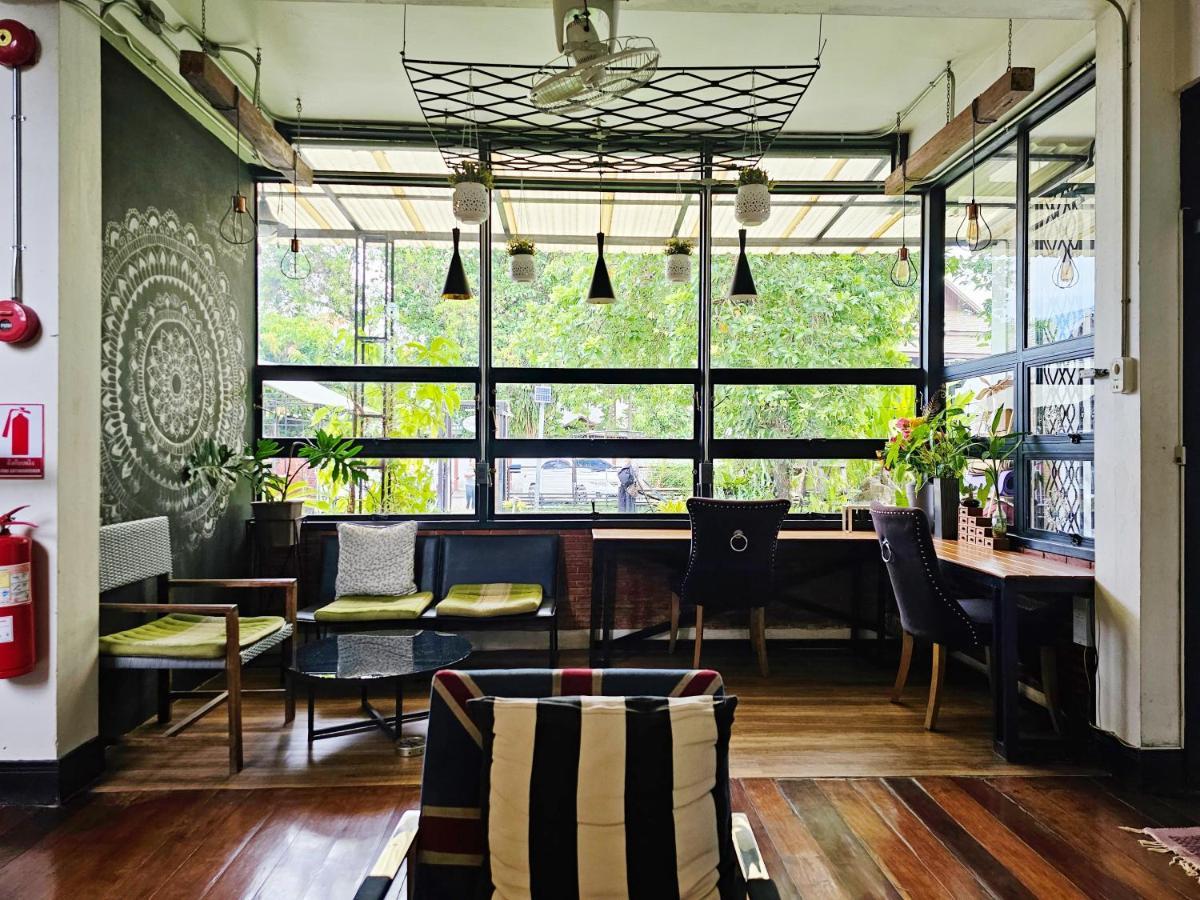 Sherloft Home & Hostel Chiang Mai Luaran gambar