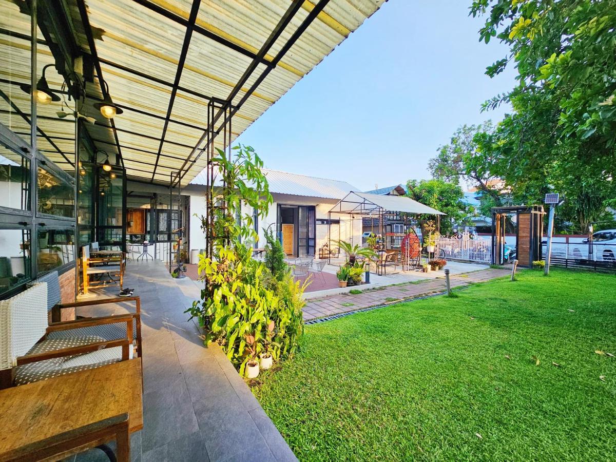 Sherloft Home & Hostel Chiang Mai Luaran gambar