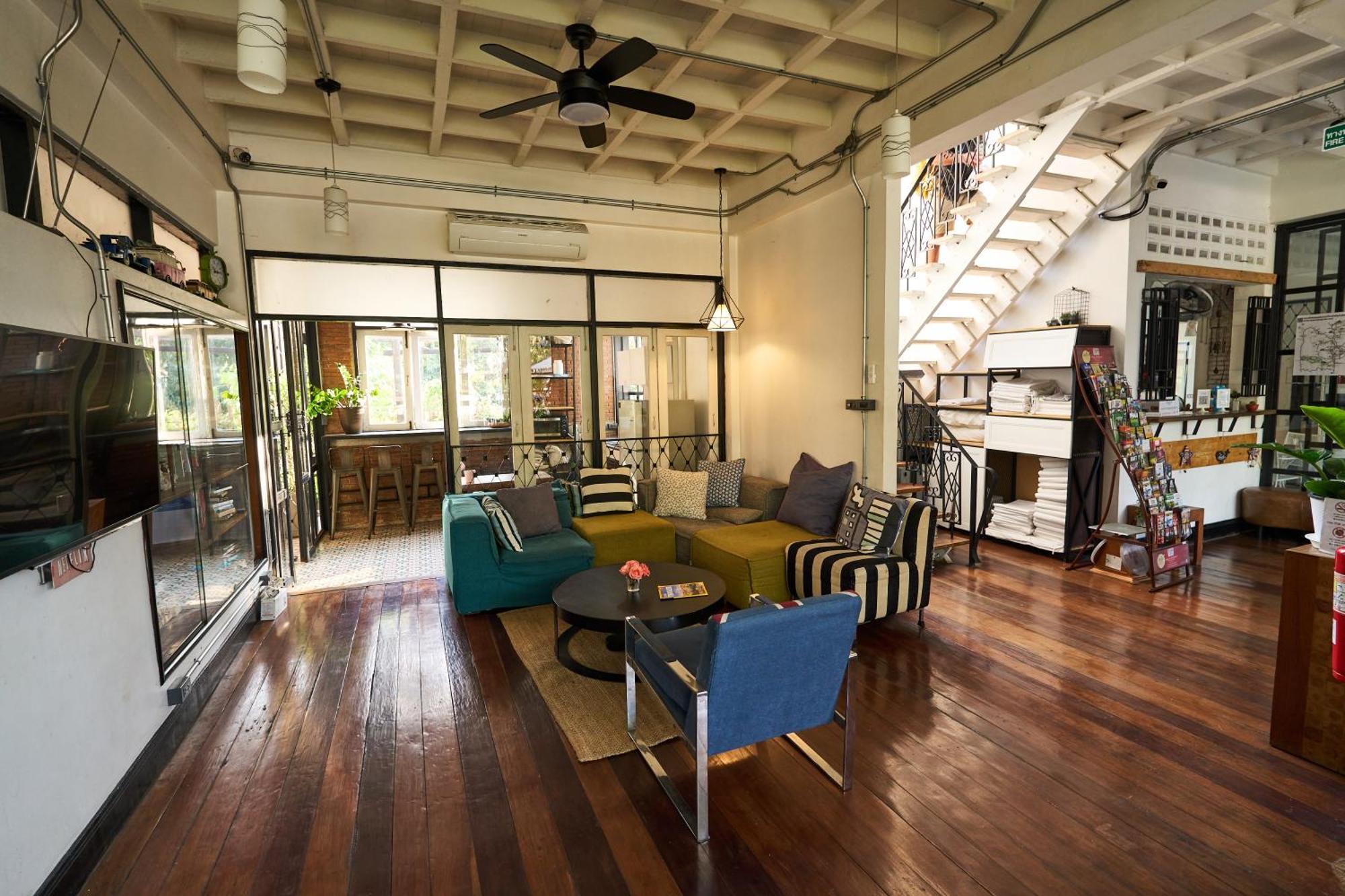 Sherloft Home & Hostel Chiang Mai Luaran gambar
