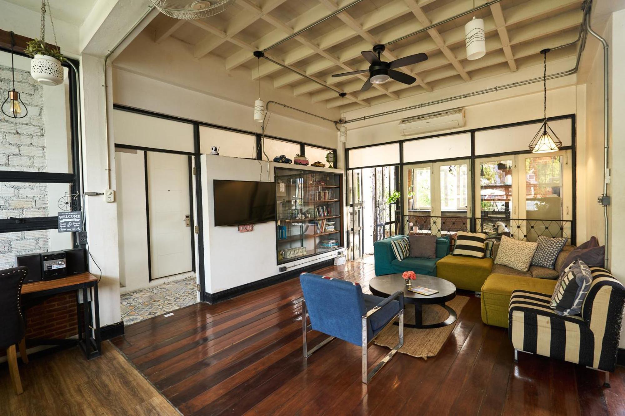 Sherloft Home & Hostel Chiang Mai Luaran gambar