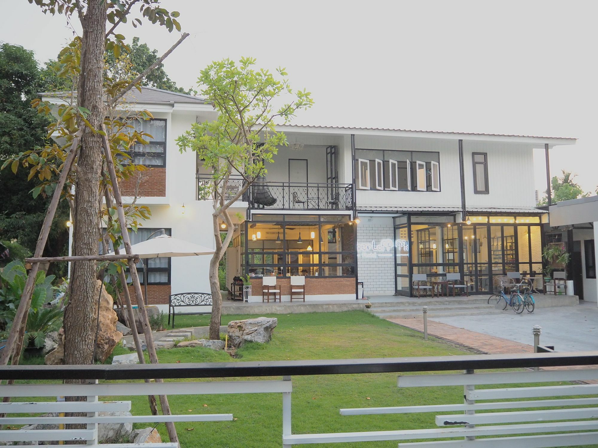 Sherloft Home & Hostel Chiang Mai Luaran gambar